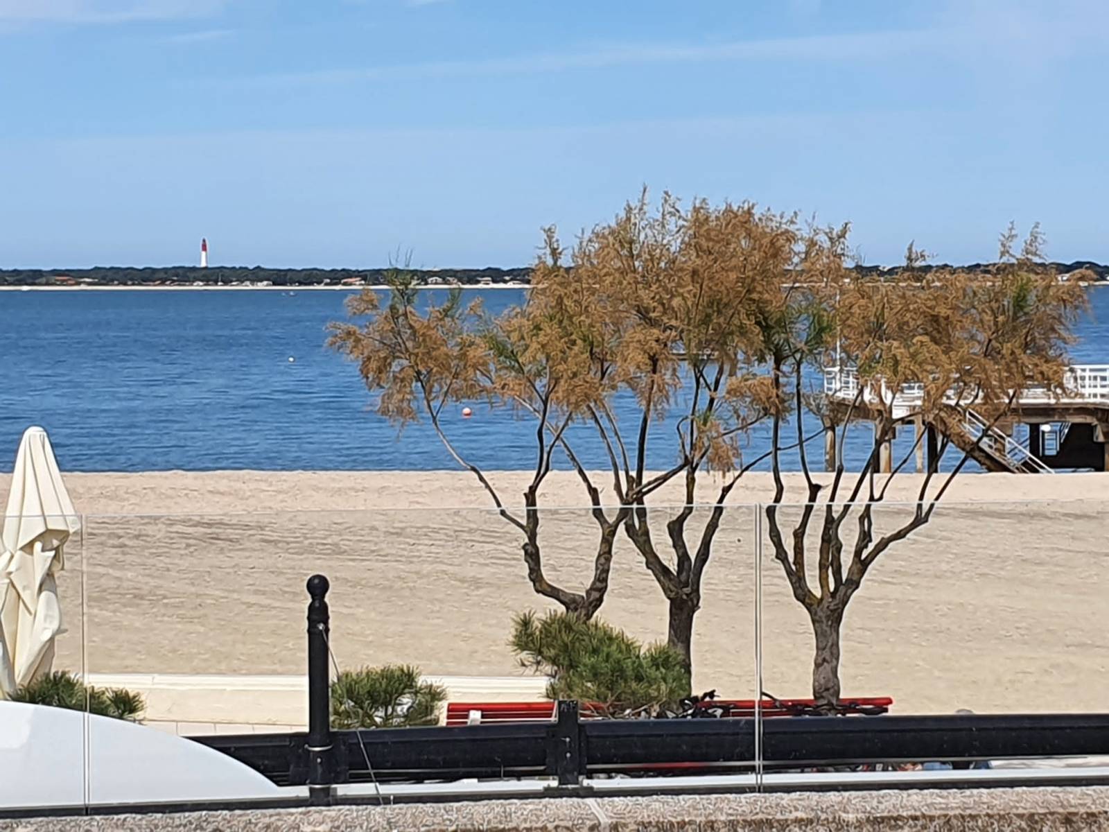 Face à la mer appartement avec une grande terrasse 