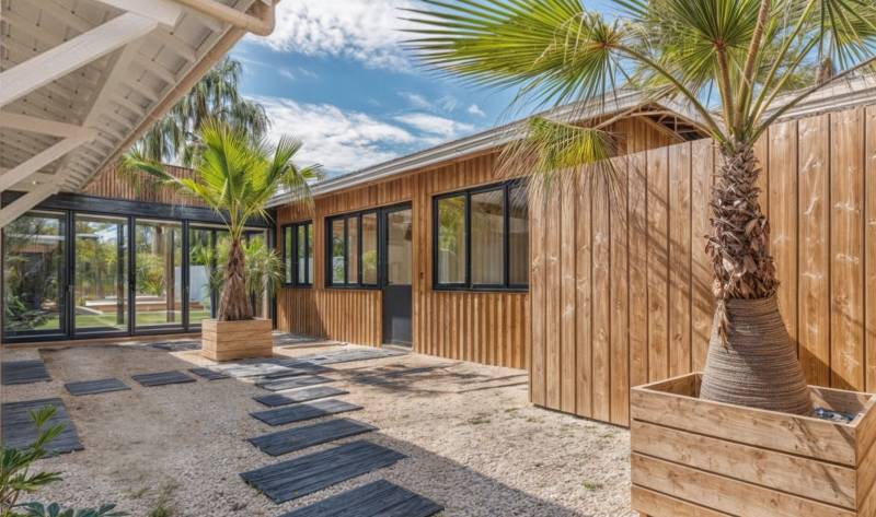 Maison avec pation et grand jardin