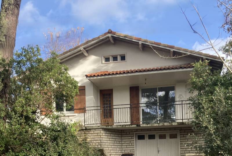 Maison à rénover dans le quartier calme des Abatilles